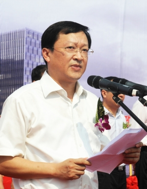 人物名片:易红(东南大学校长)