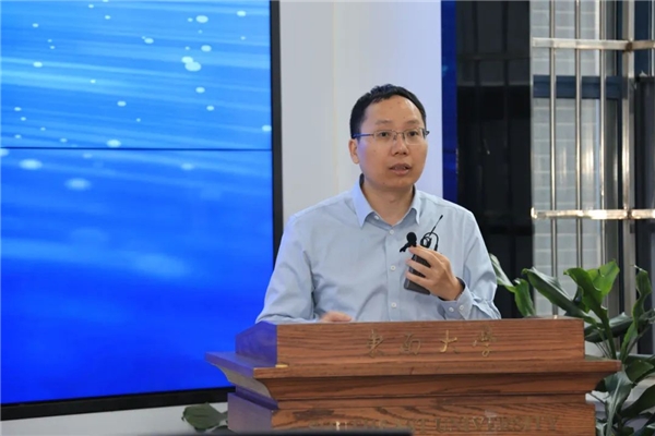 产学研合作新篇章：东南大学OpenHarmony技术俱乐部成立，专家进校园共谋发展