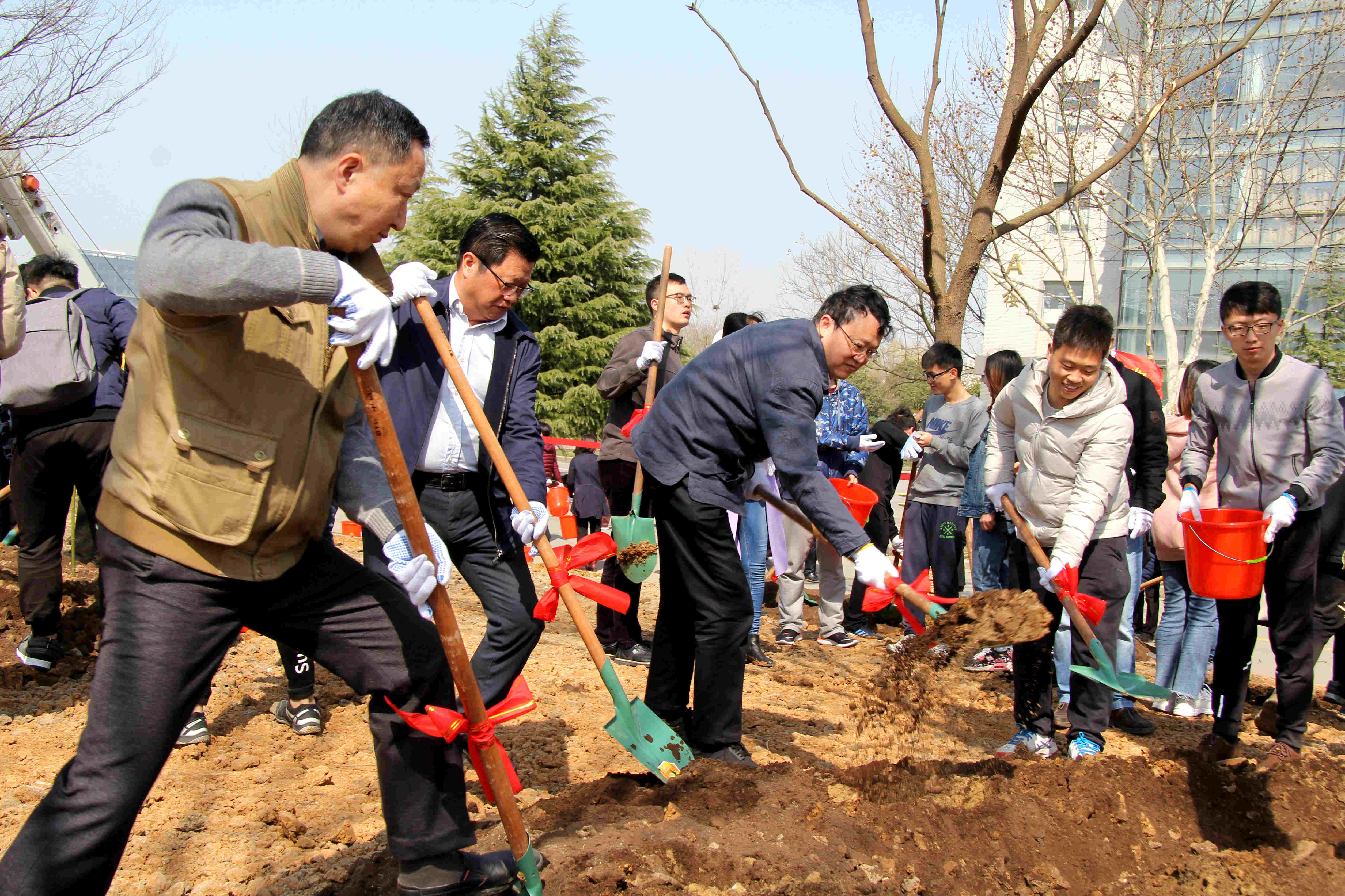 湖南省森林植物园开展义务植树主题党日活动-中国植物园联盟