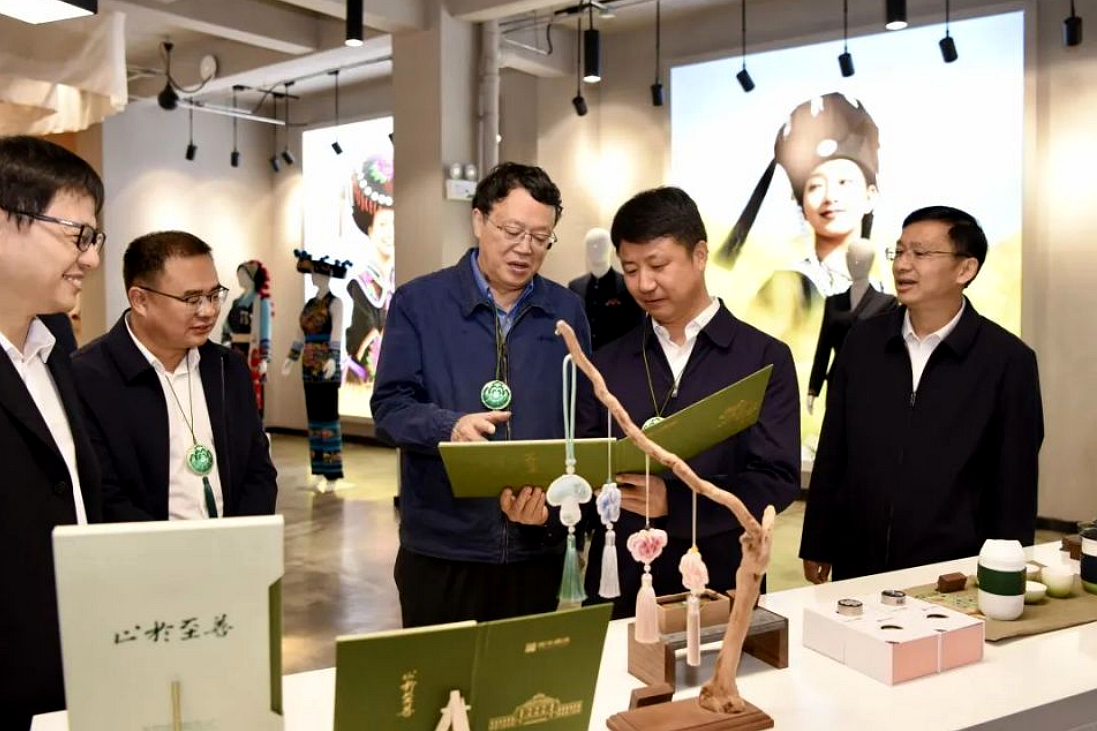 东南大学党委书记左惟一行赴云南省开展定点帮扶工作调研